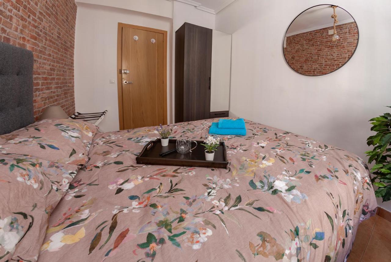 Luxury Artistic Digital Nomad 2 Bedroom W/Terrace Valencia Exterior photo