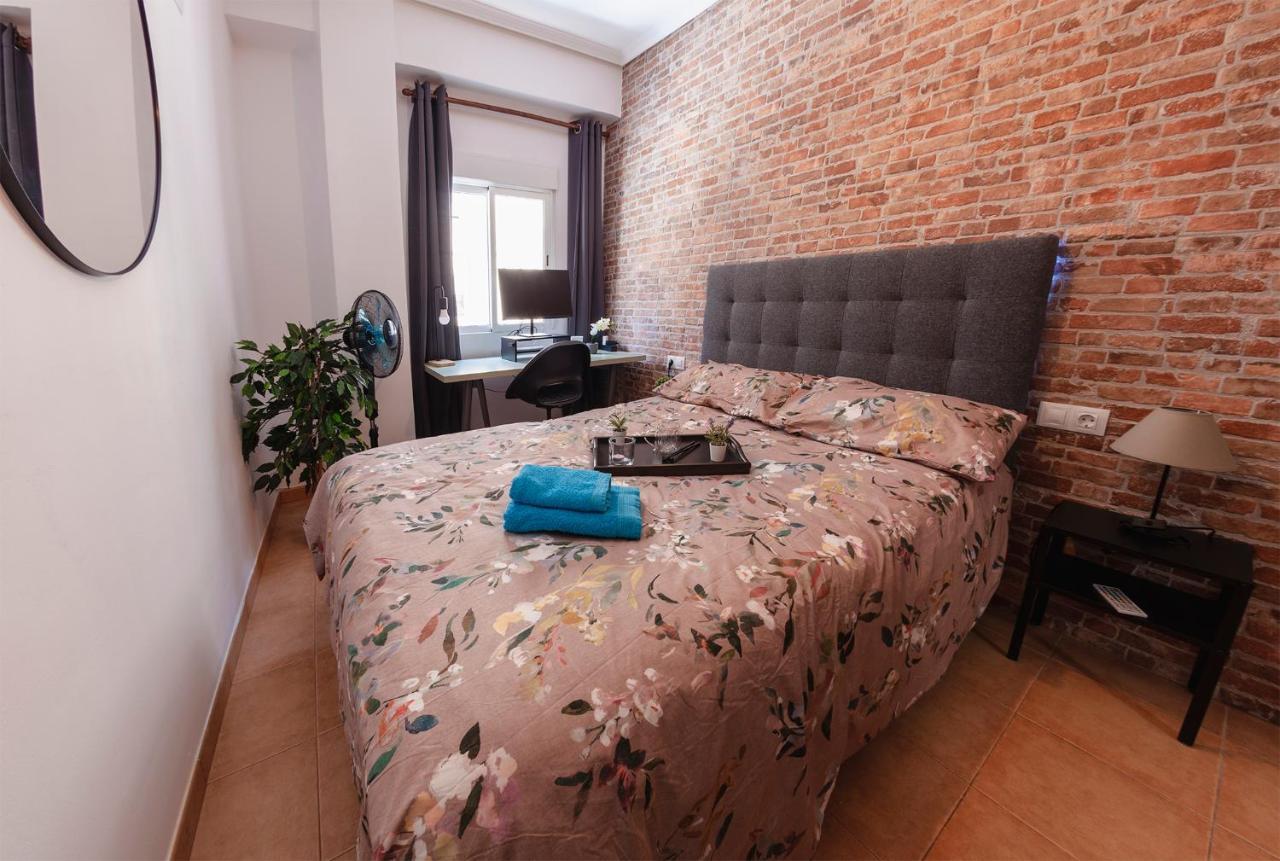 Luxury Artistic Digital Nomad 2 Bedroom W/Terrace Valencia Exterior photo